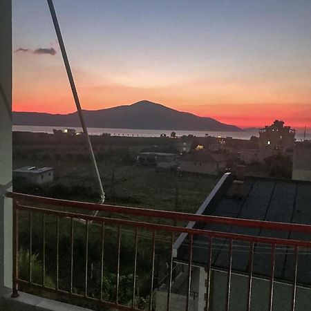 Agaraj Apartament Orikum Esterno foto